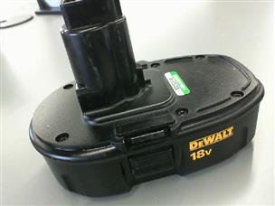 DEWALT BATTERY DC9098 Very Good Buya